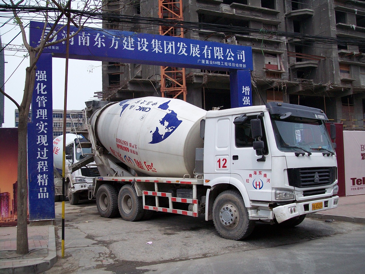 最新求租混凝土攪拌車，高效施工必備利器