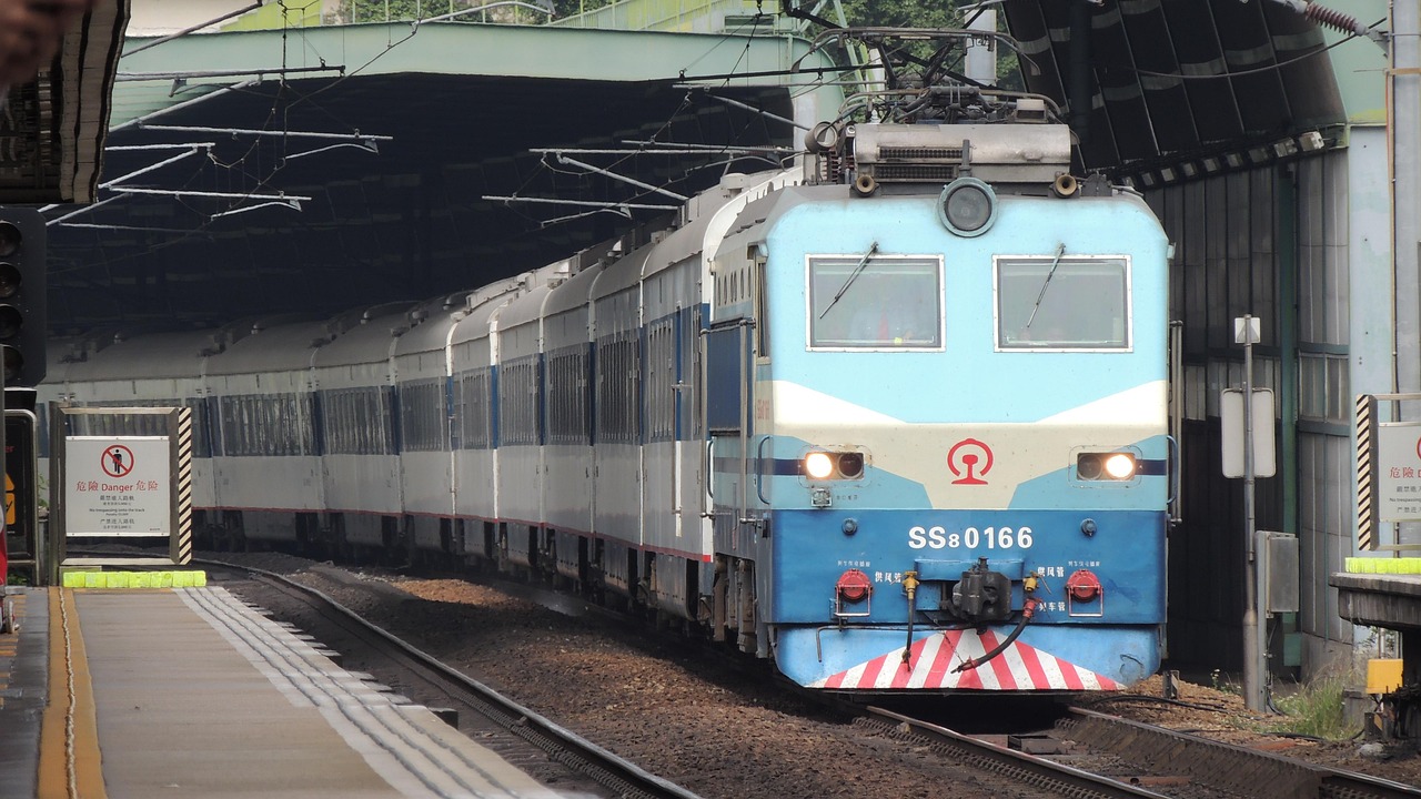 五菱燃油觀光車最新款，現(xiàn)代都市便捷與舒適的探索之旅